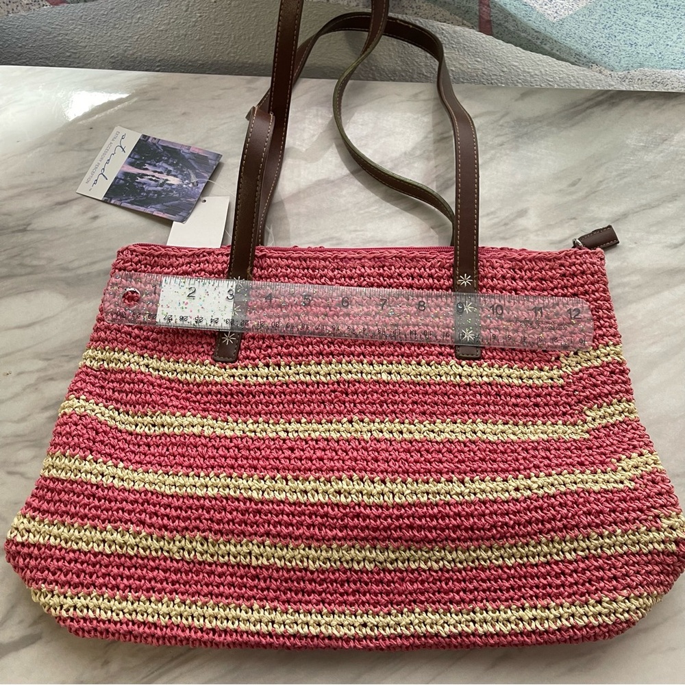 NWT tote - Picture 4 of 4
